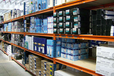 中型倉(cāng)儲(chǔ)貨架